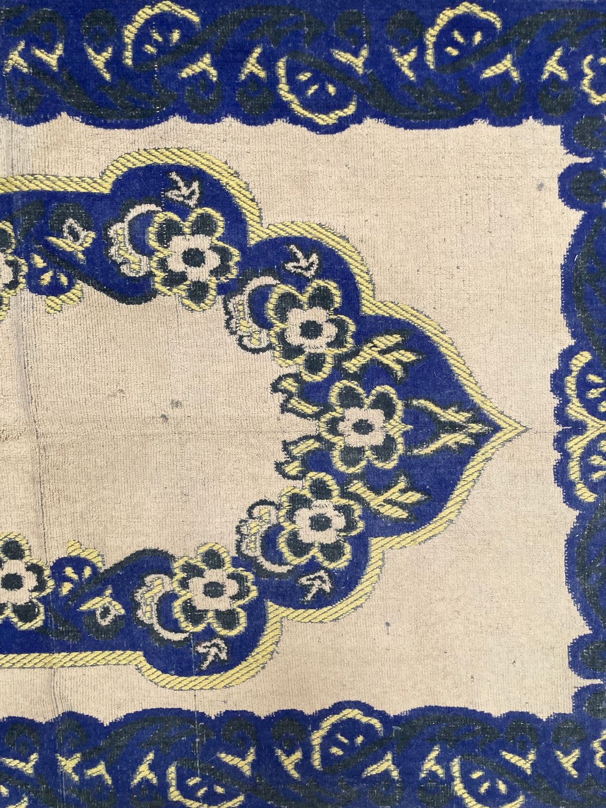 Tapis oriental bleu et beige