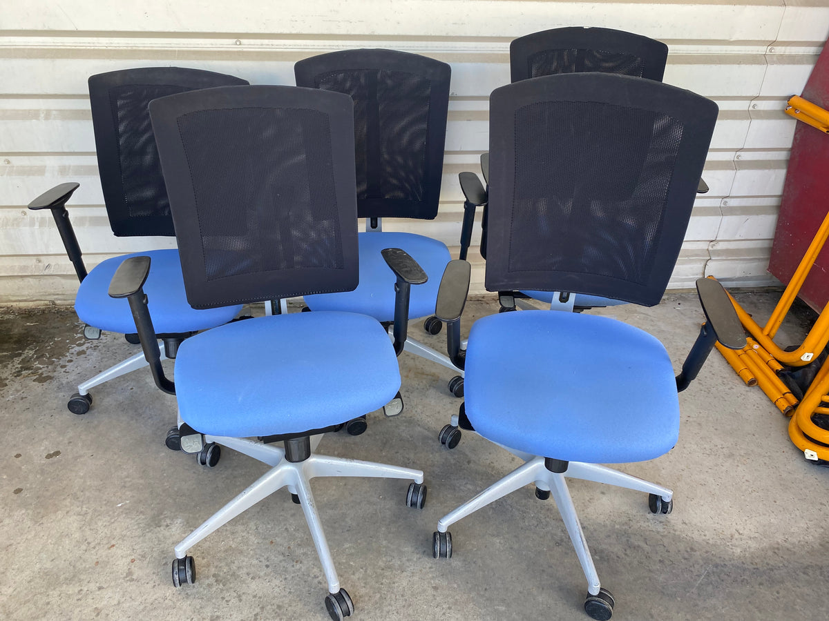 Chaises roulantes de bureau bleu