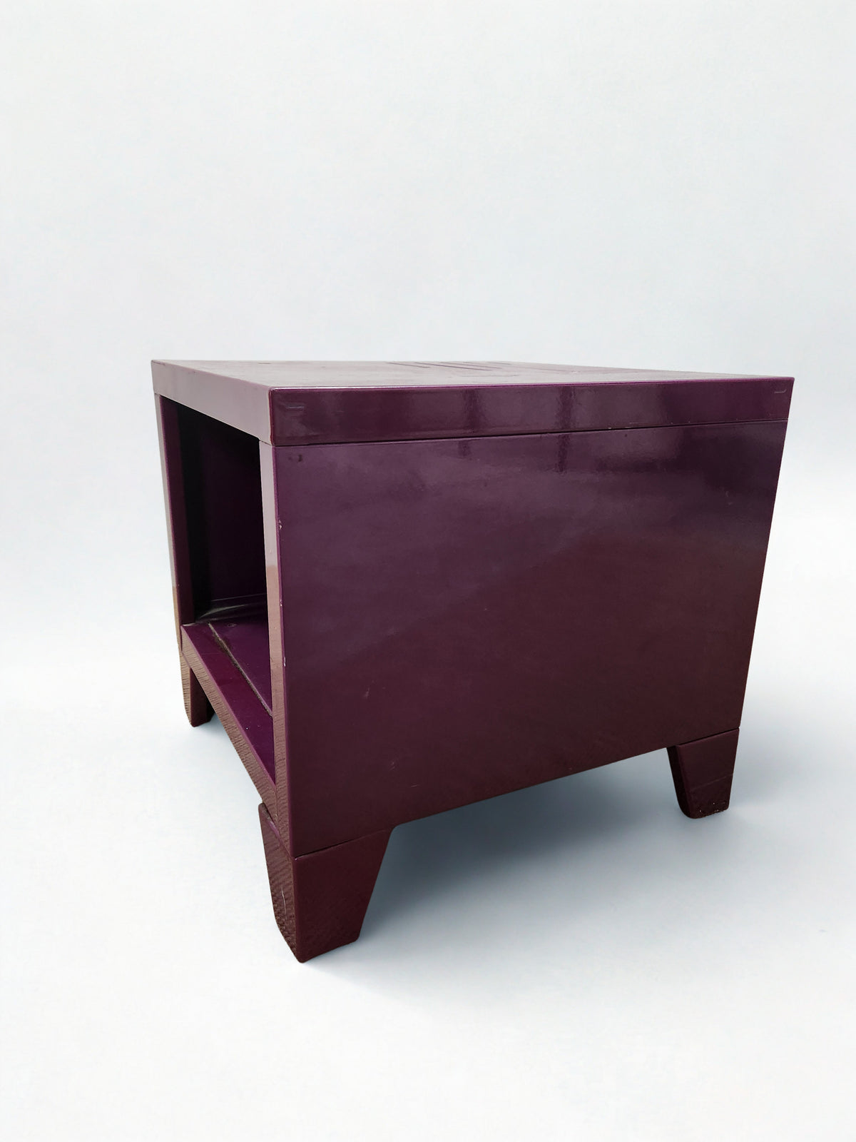 Table d'appoint métal violet