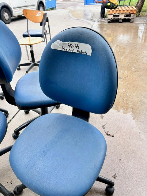 Chaises roulantes de bureau bleu