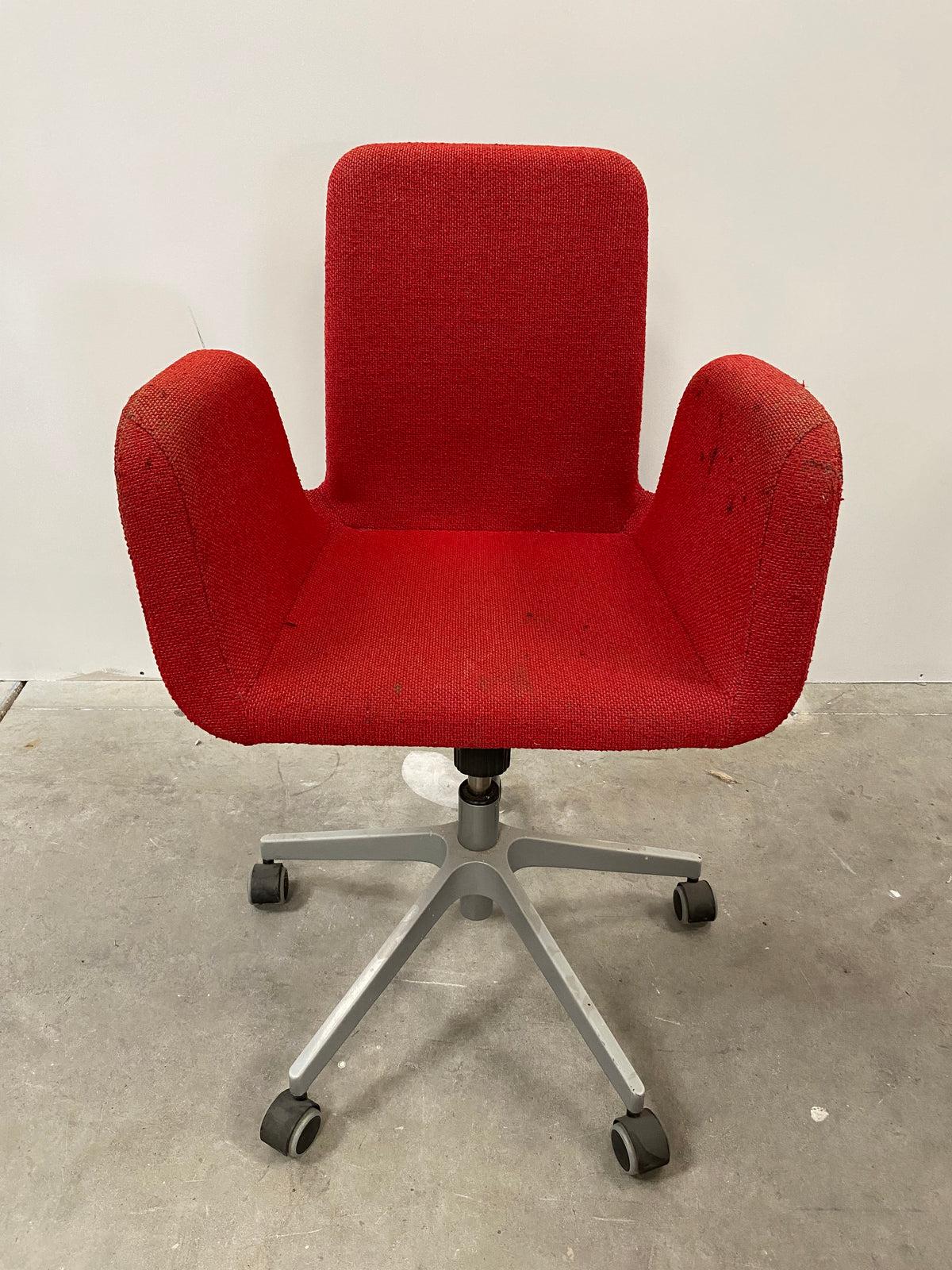 Chaise roulante de bureau rouge
