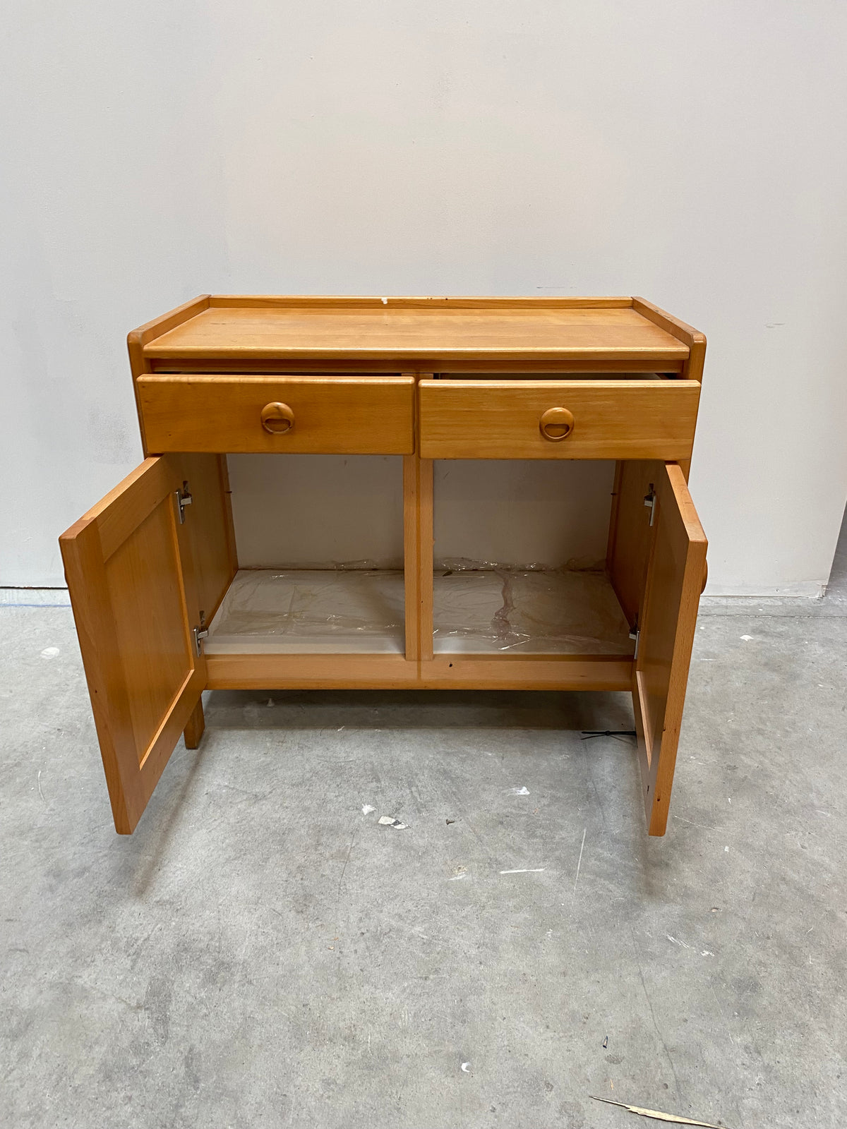 Buffet en bois avec tiroir et rangement