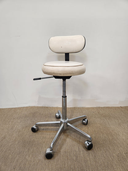 Chaise roulante blanche