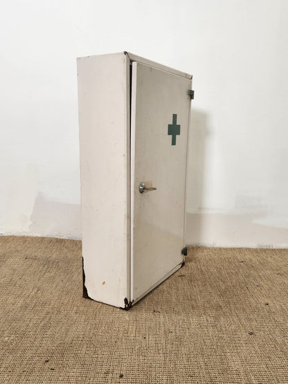Petite armoire médical