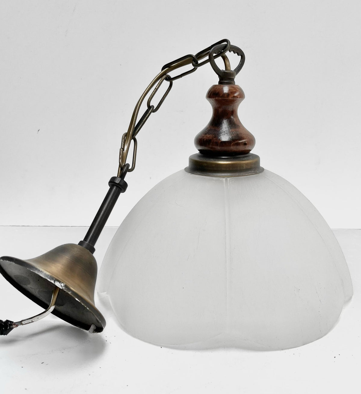 Luminaire blanc ancien