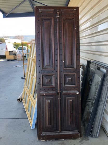 Grande porte en bois