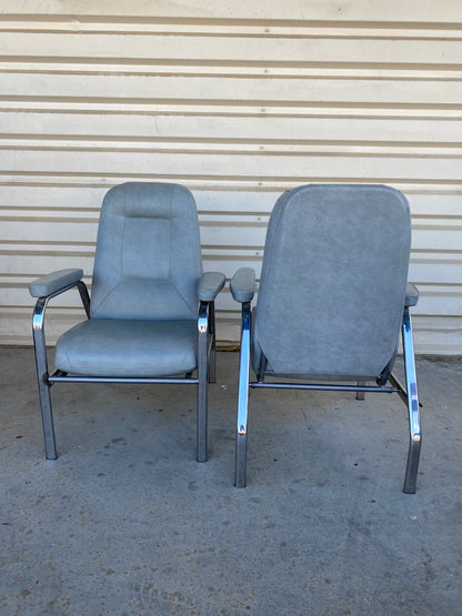 Fauteuil d'attente ou médical gris