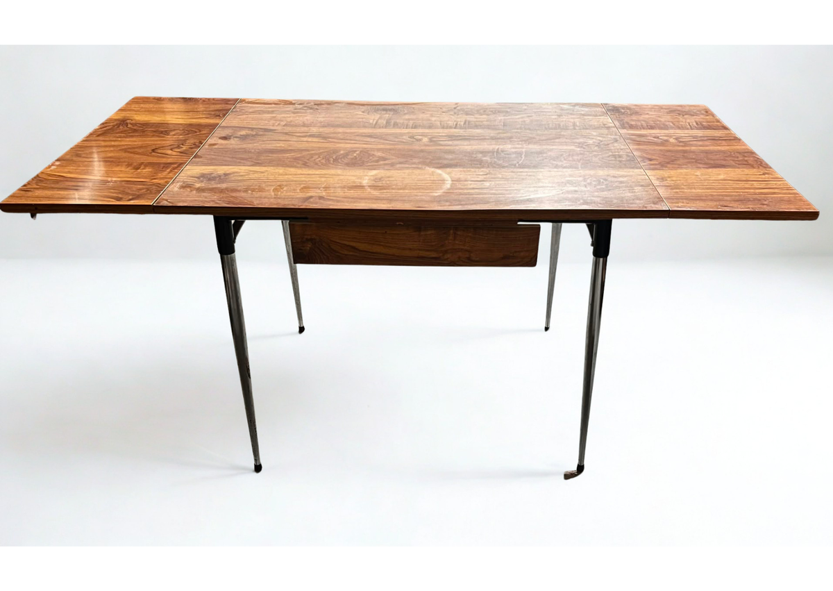 Table de cuisine en formica imitation bois