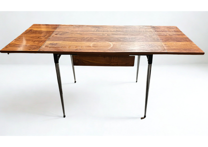 Table de cuisine en formica imitation bois