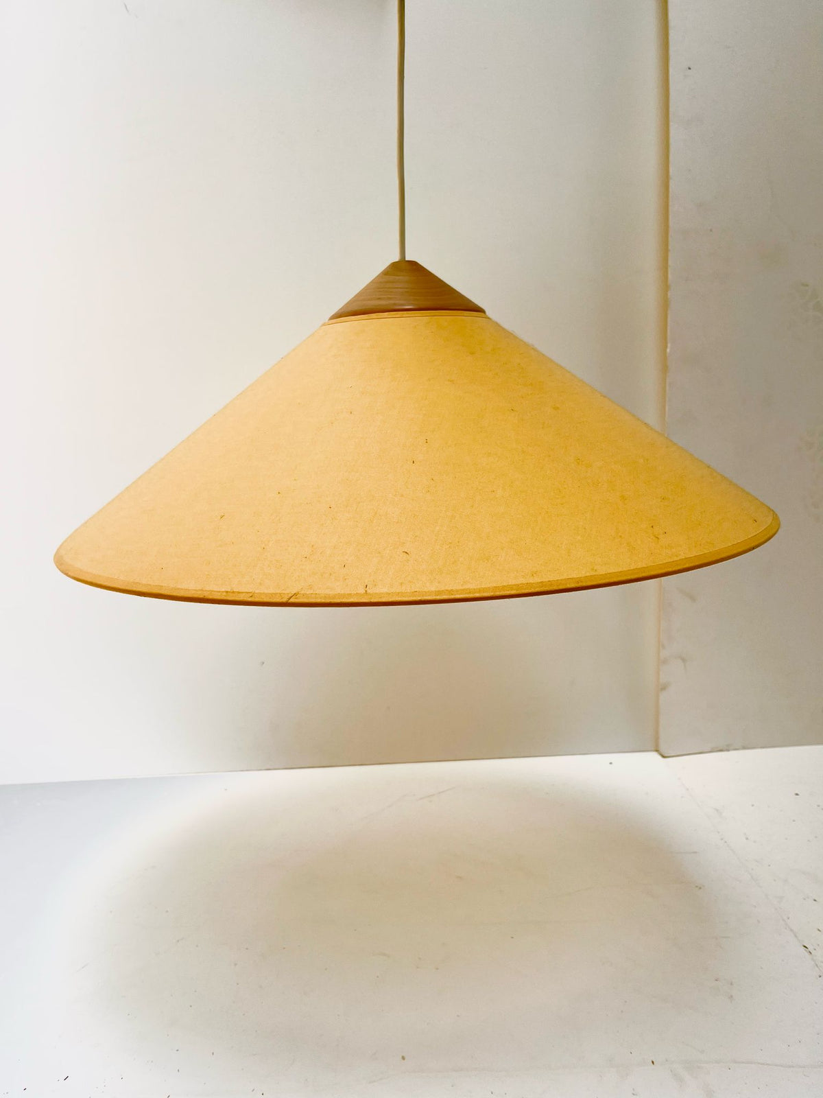 Suspension jaune
