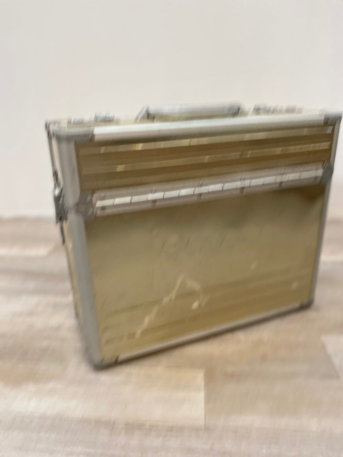 Valise - métallique