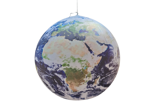 Ballon gonflable suspendu représentant la planète Terre rétro éclairé