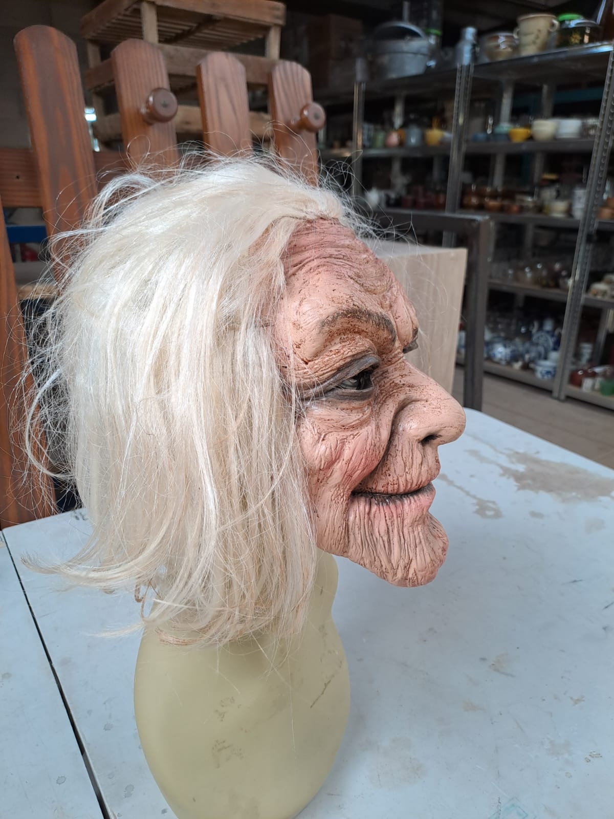 Masque grand-mère