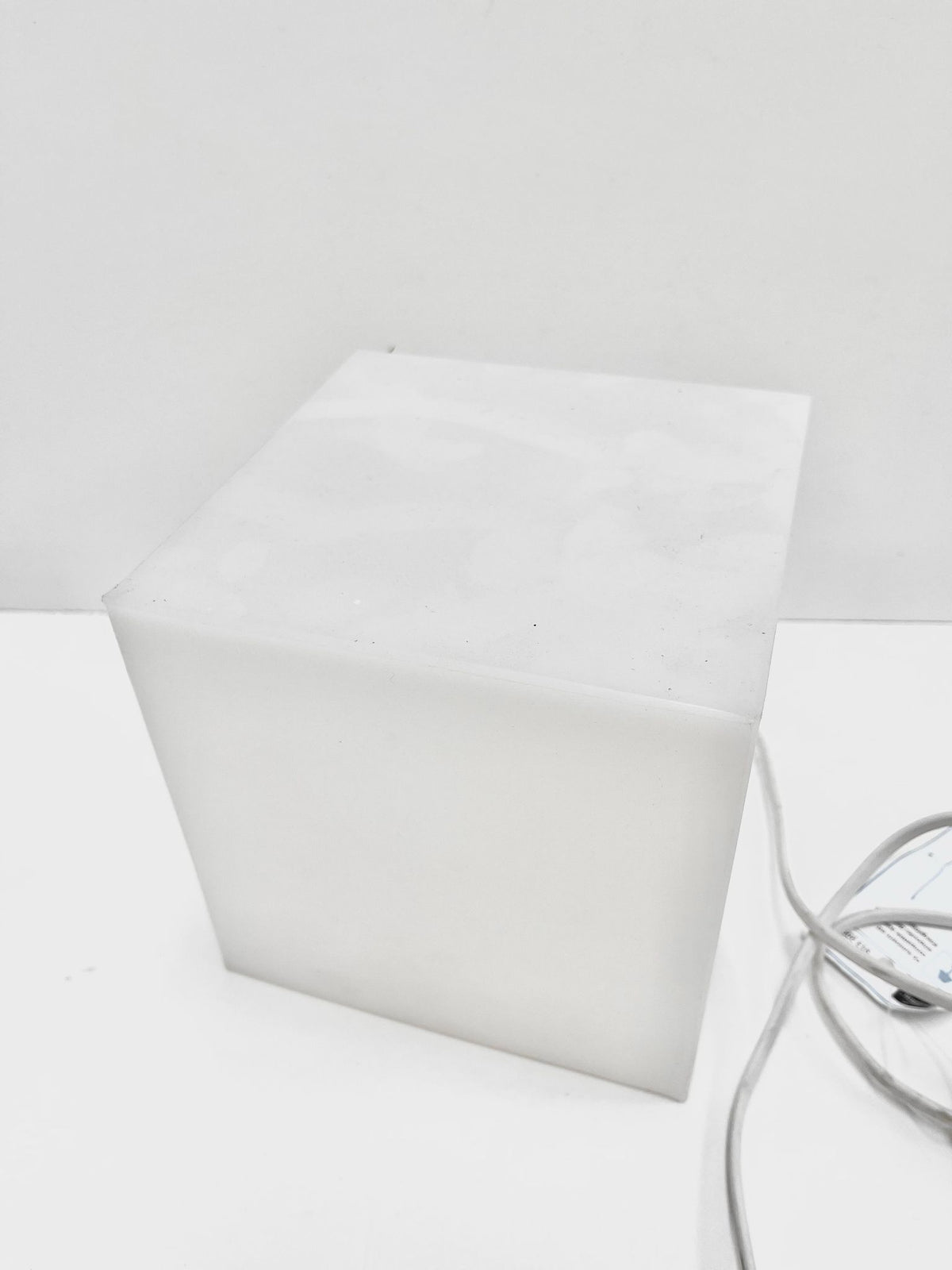 Lampe cube blanc