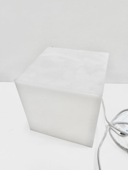 Lampe cube blanc