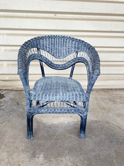 Chaise d'extérieur en osier bleu