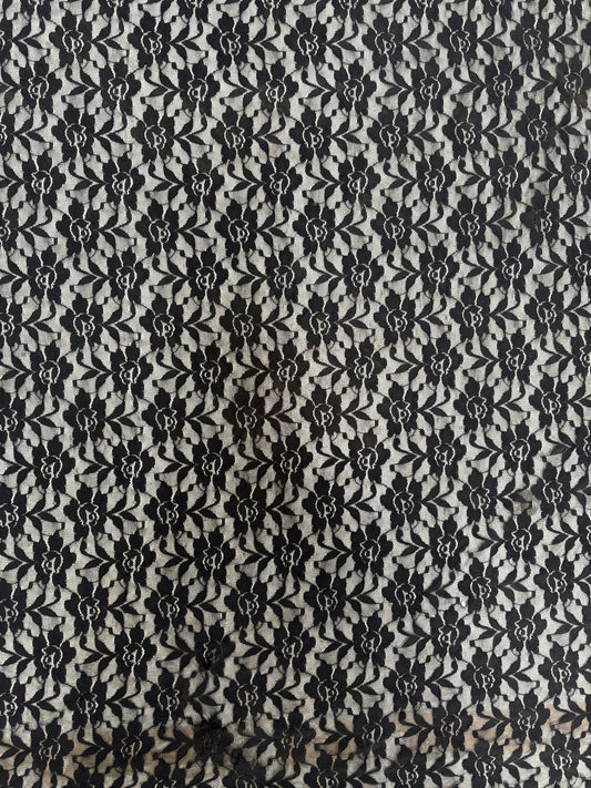 Tissu noir dentelle noire