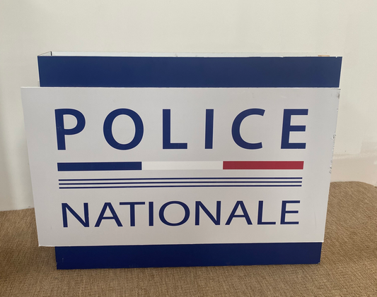 Police - Enseigne