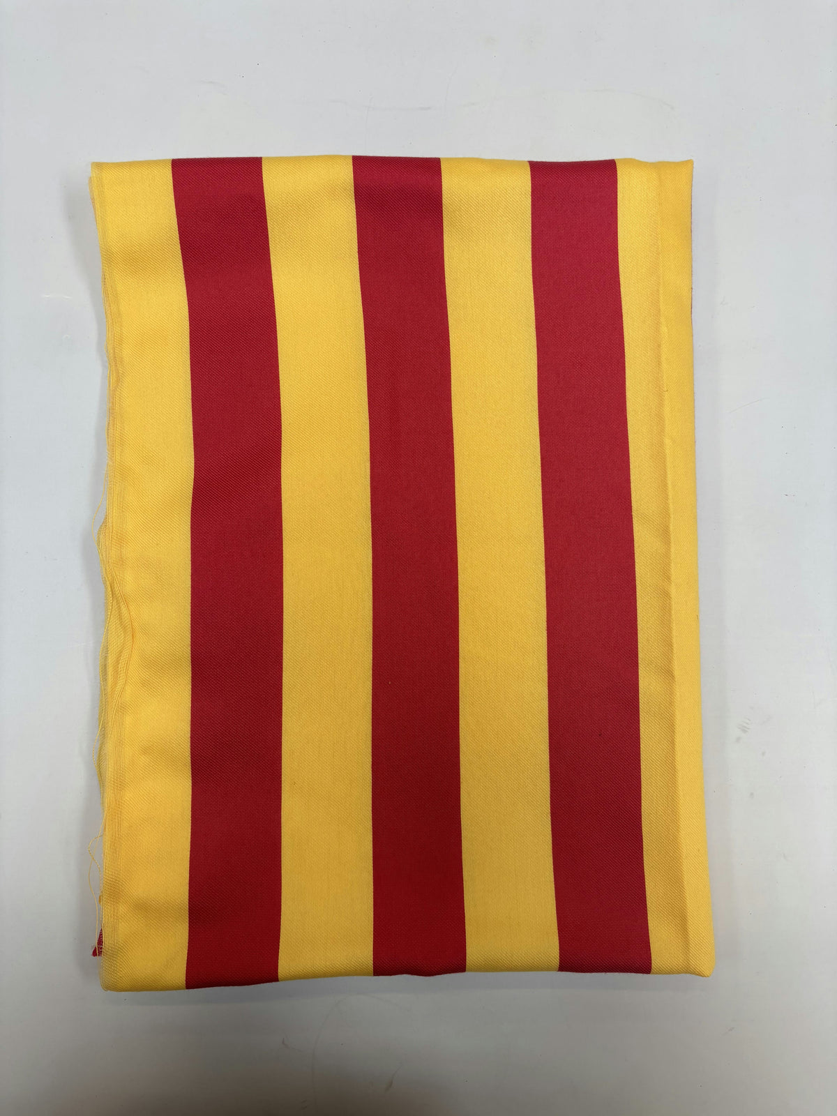 Petits tissus colorés et à motifs