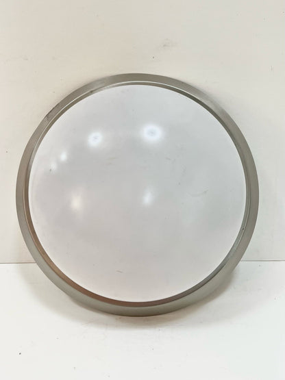 Lampe murale ronde blanche et argentée