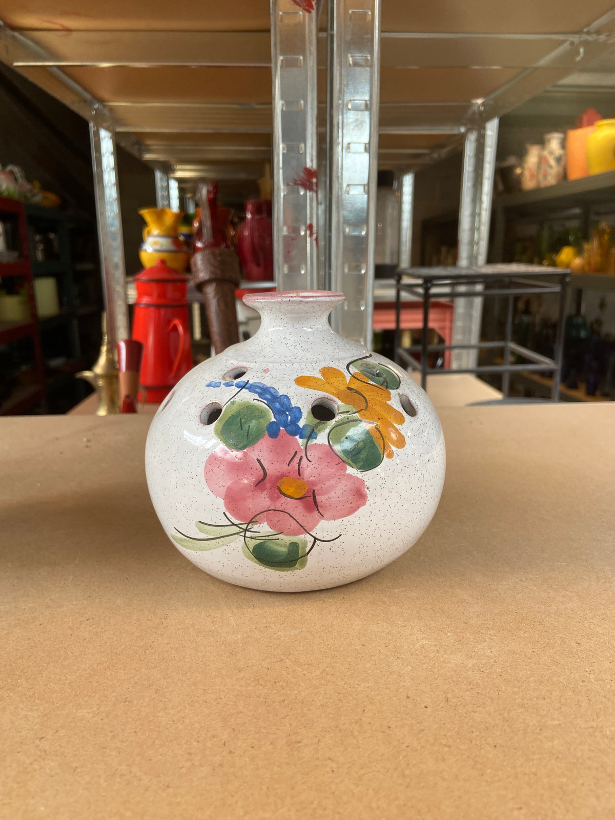 Vase céramique avec trous