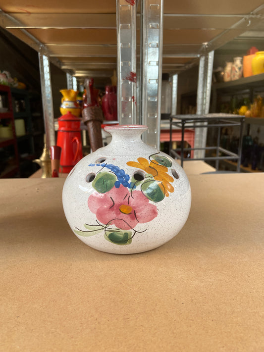 Vase céramique avec trous