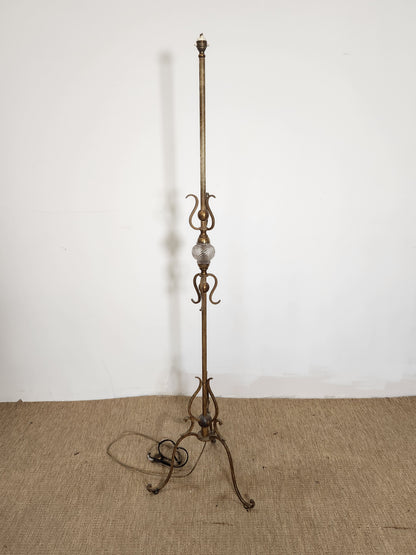 Pied de luminaire ancien