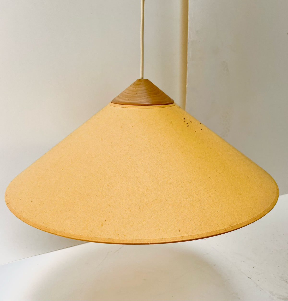 Suspension jaune