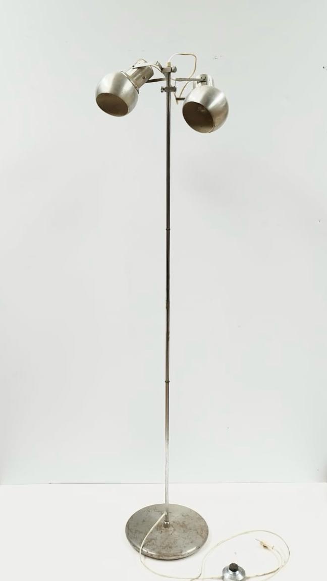 Lampadaire argenté