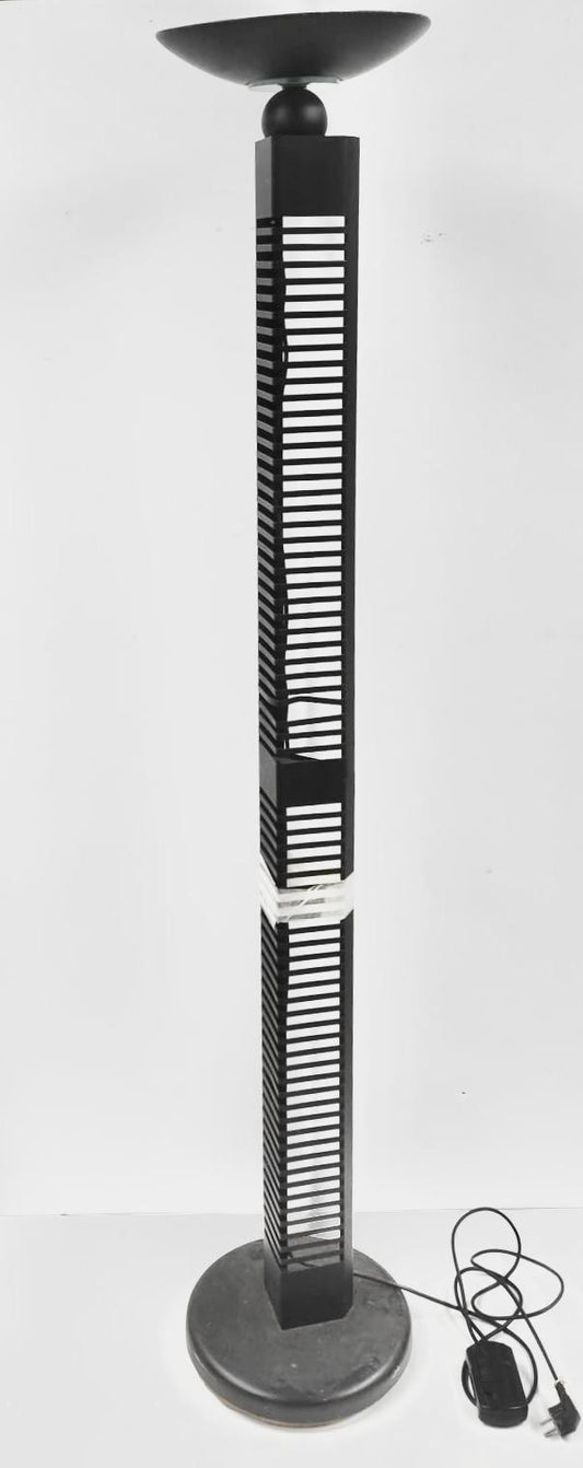 Lampadaire porte CD noir inox