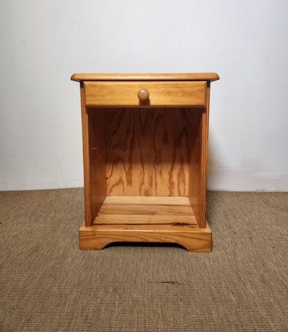 Table de chevet en bois massif, style vintage