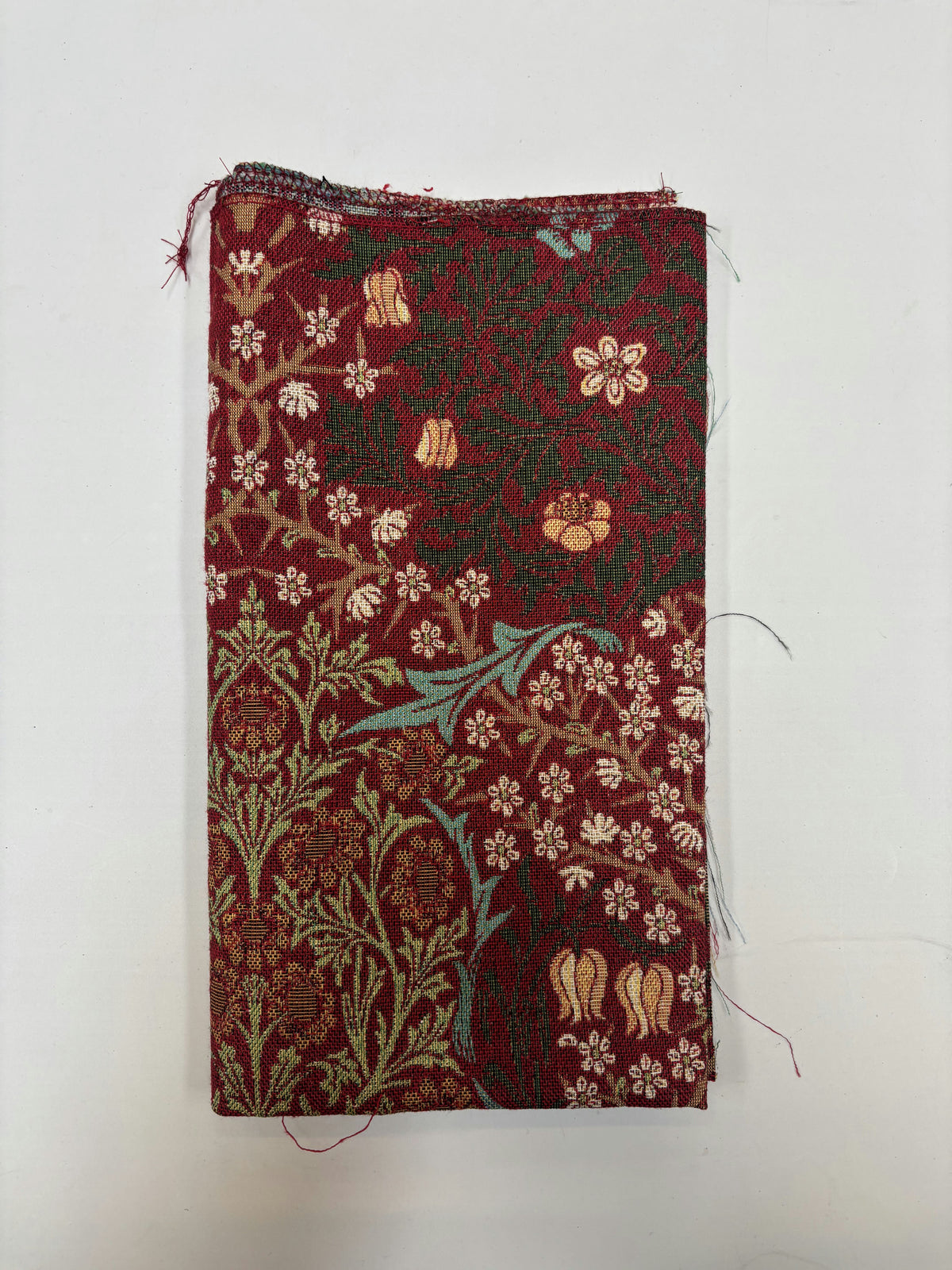 Petits tissus colorés et à motifs