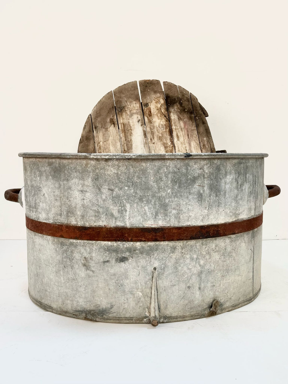 Bassine en métal