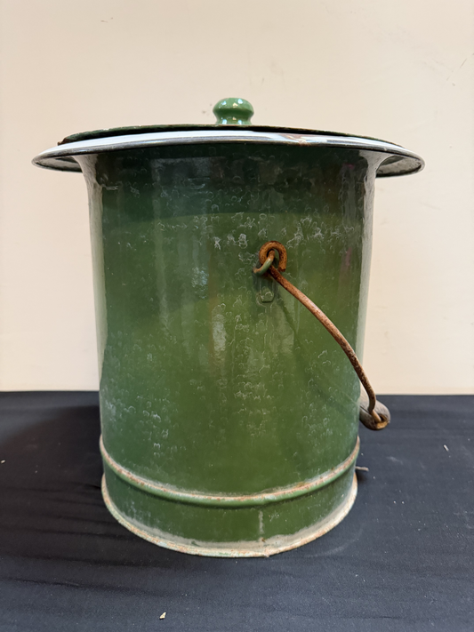 Pot de chambre vert