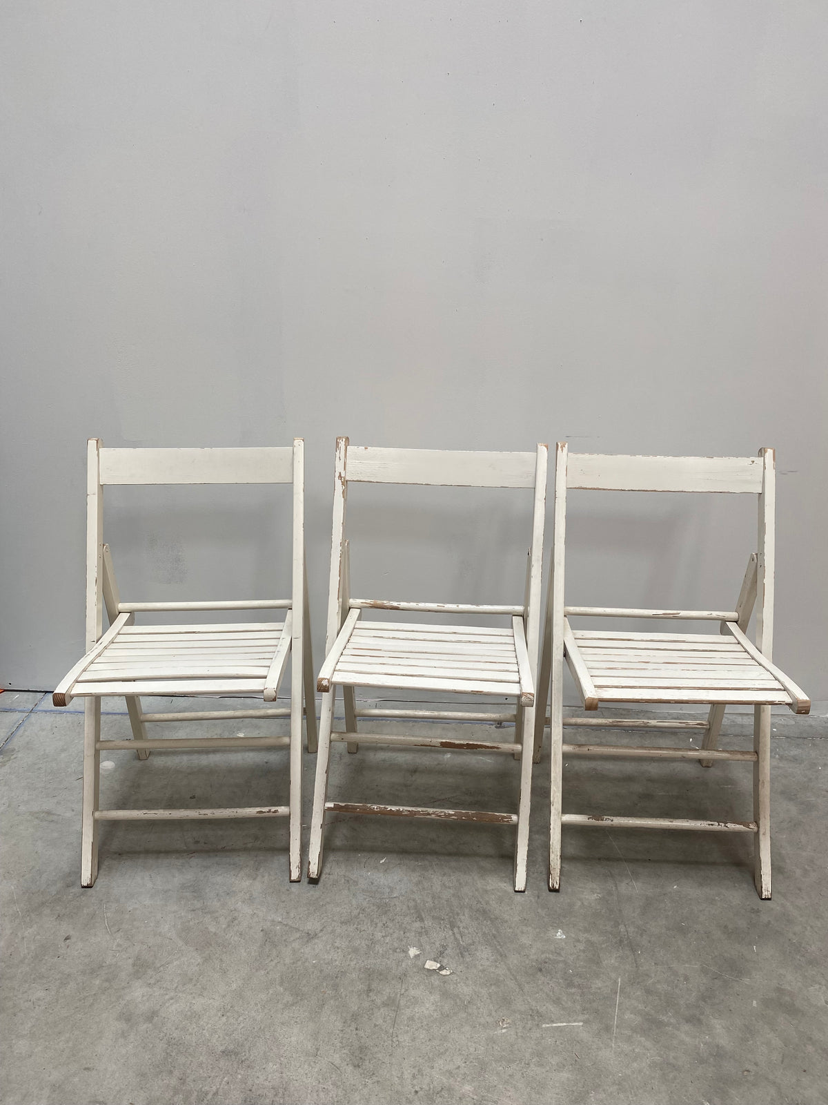 Chaise pliable d'extérieur blanche