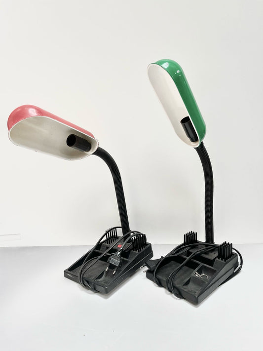 Lampse de bureau noires verte et rouge