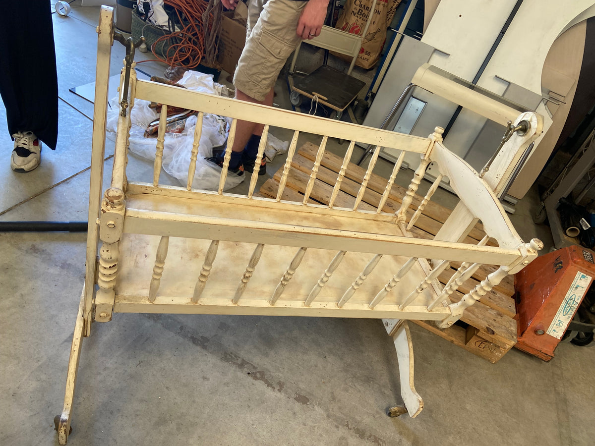 Berceau bébé en bois blanc