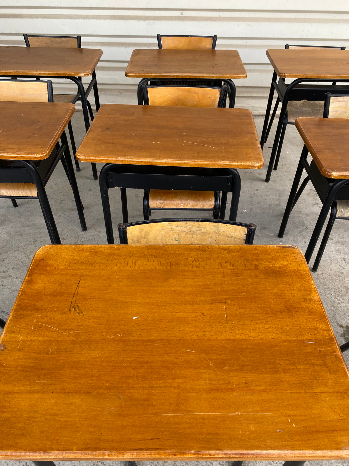 Ensemble table écoliers et chaises