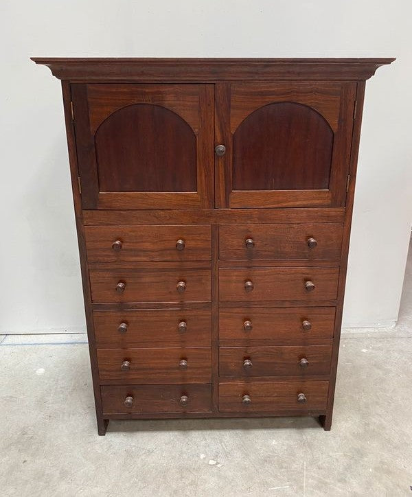 Commode victorienne en noyer