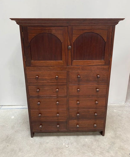 Commode victorienne en noyer