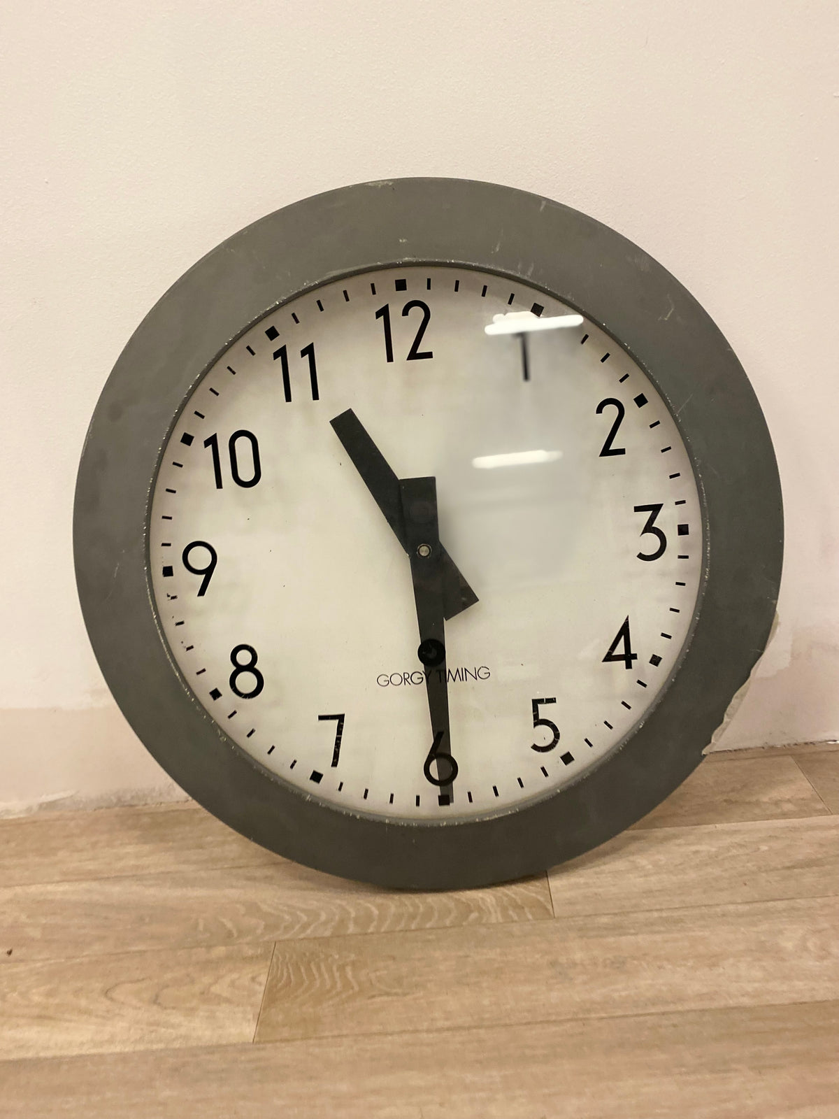 Horloge de gare - grise