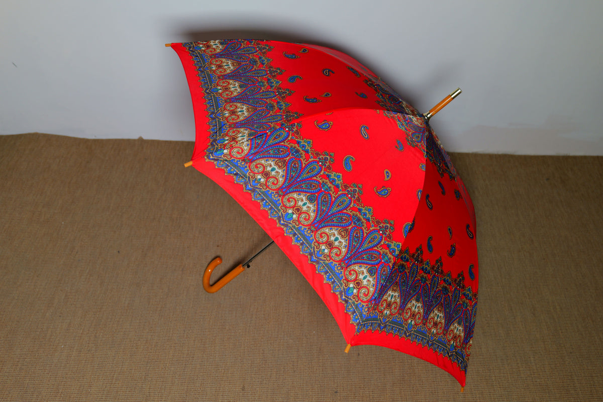 Parapluie rouge avec mandala
