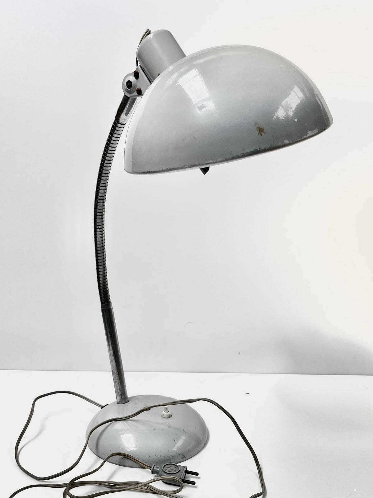 Lampe de bureau grise