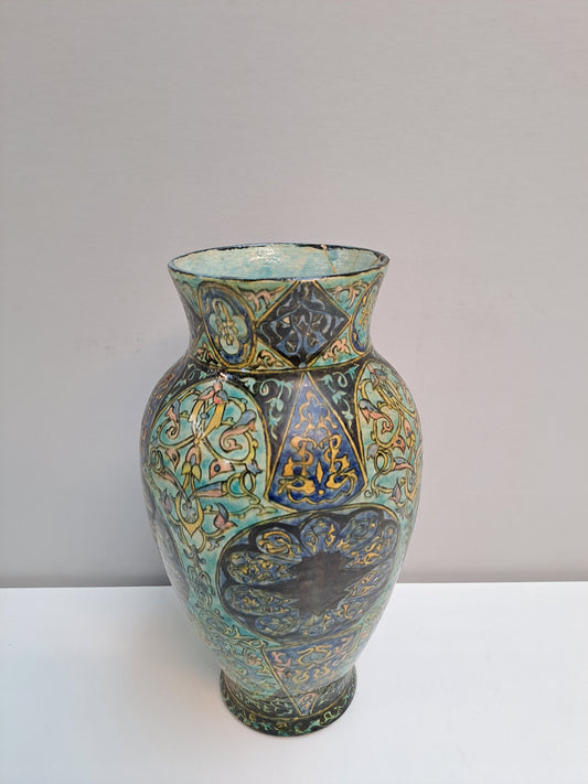 Vase motif