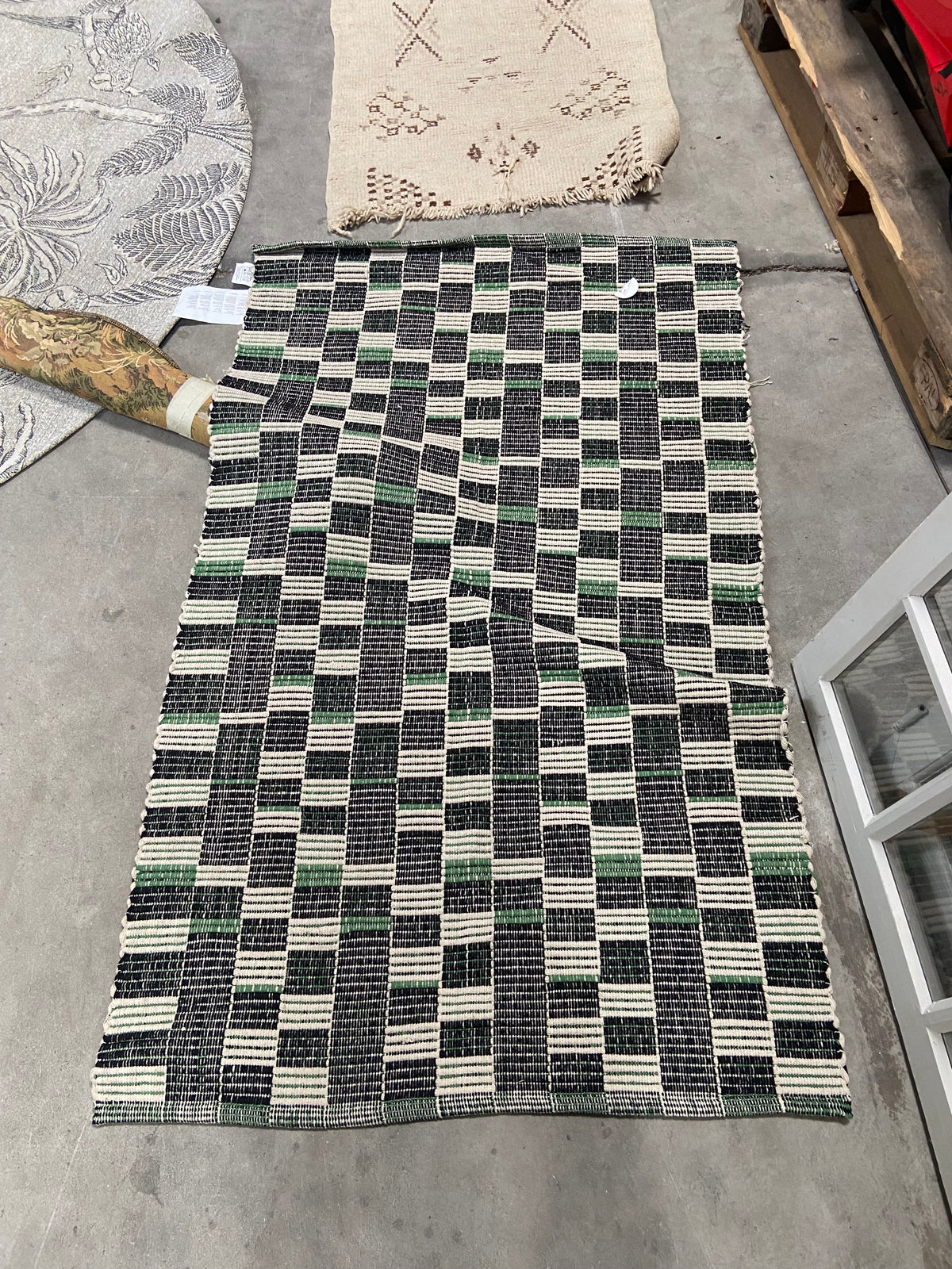 Tapis tissé coloré