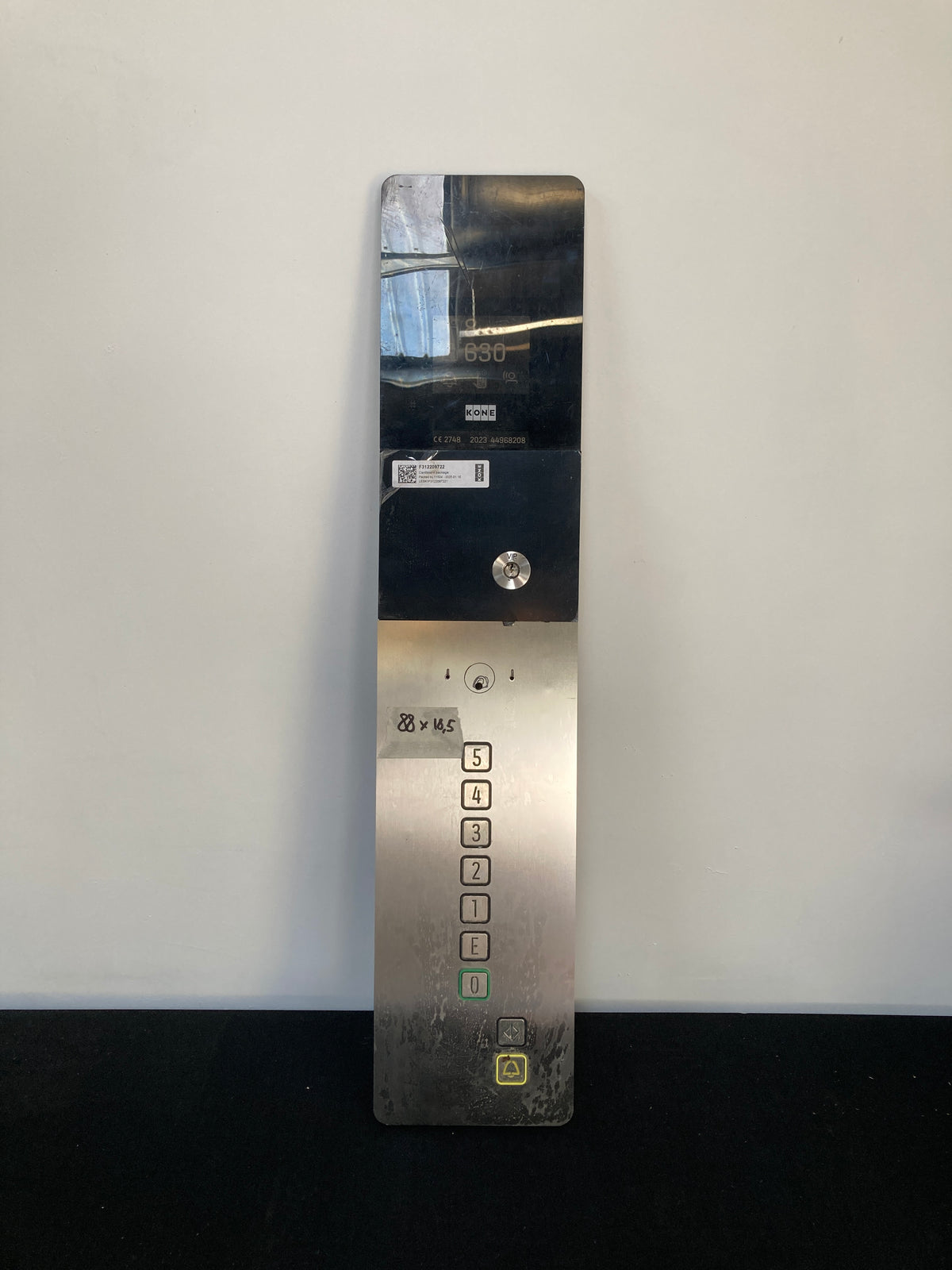 Panneau de commande ascenseur