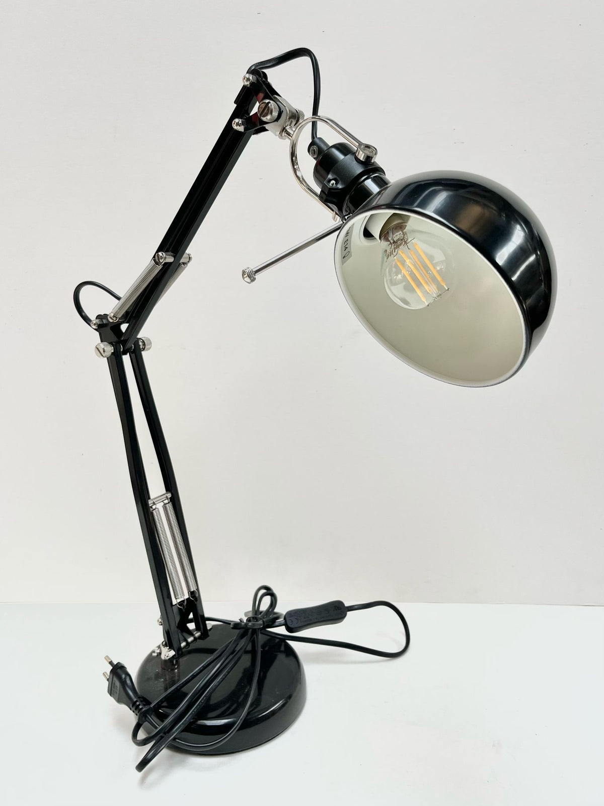 Lampe de bureau noire