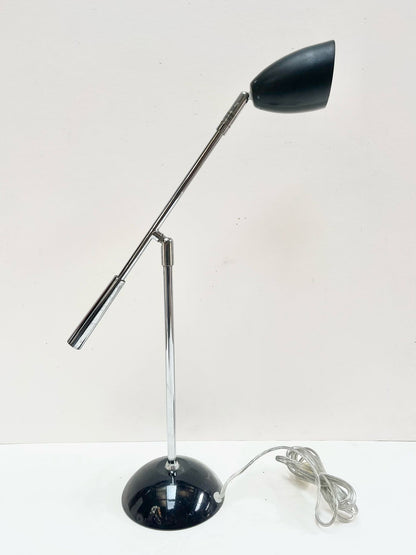 Lampe de bureau noire et argentée