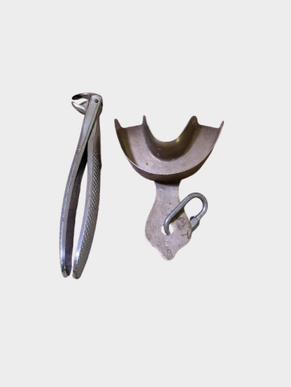 Ancien outils de dentiste