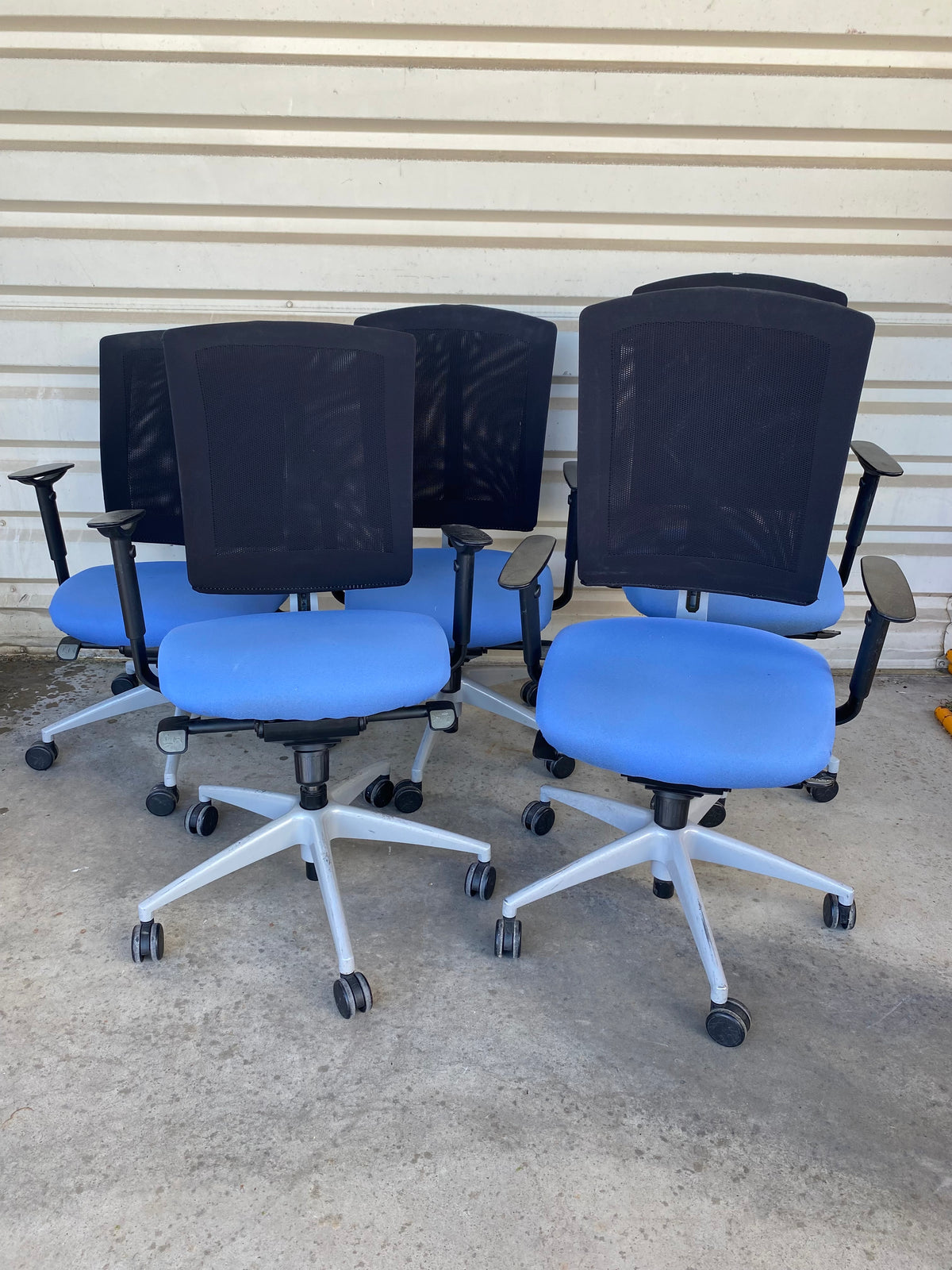 Chaises roulantes de bureau bleu